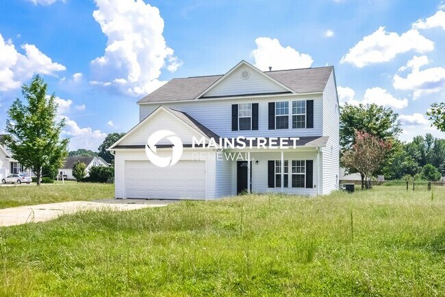 Building Photo - 4 Bedroom Pet-Friendly Home in Smithfield, NC with Main Street Renewal