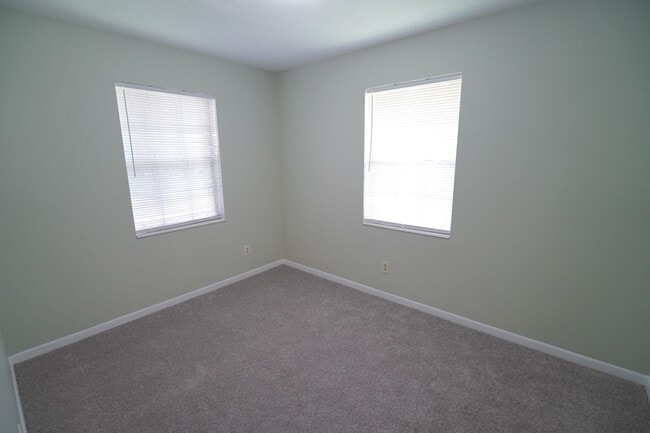 Building Photo - 2304 Hartsfield Ct