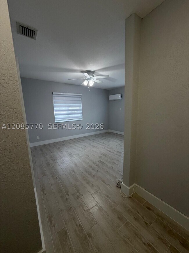 Building Photo - 630 SW 46th Ave
