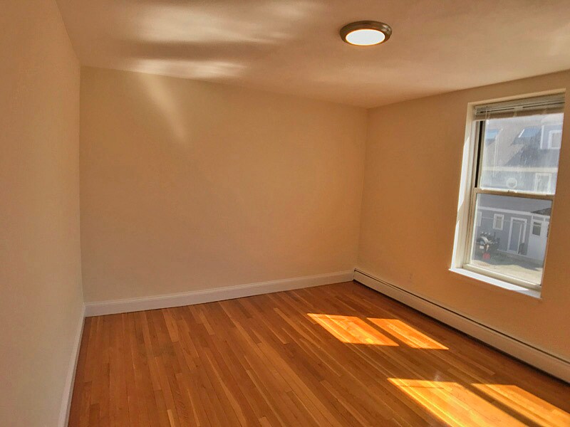 Building Photo - 168 N Beacon St