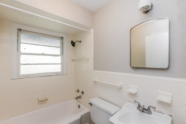 Building Photo - Charming 3-Bedroom Bungalow in Jackson, MS