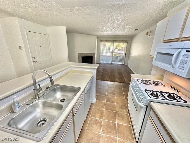 Building Photo - 2200 S Fort Apache Rd