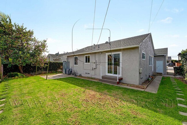 Building Photo - Spacious 4 Bed/2 Bath Home With EV Charger In Torrance!