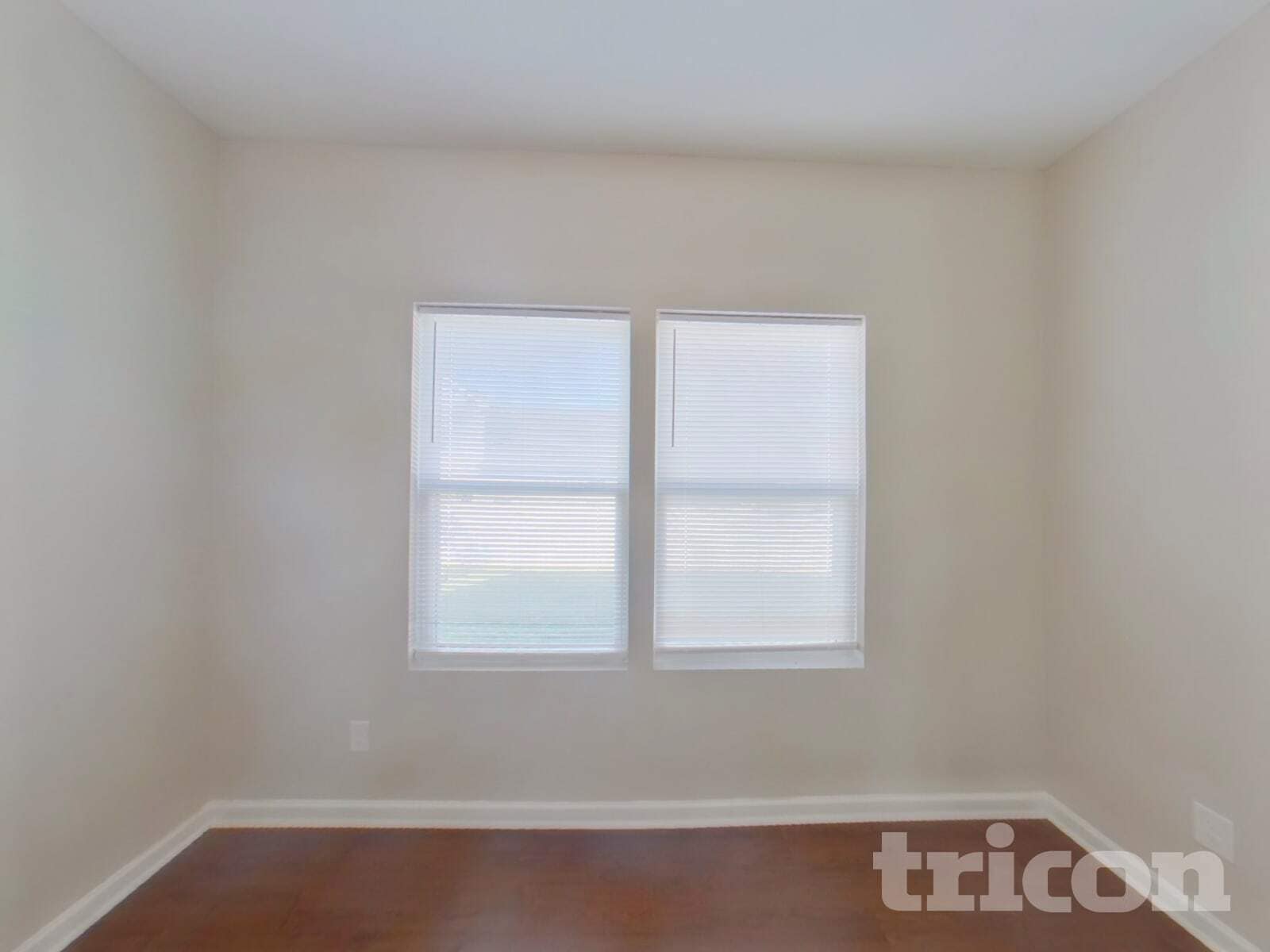 Building Photo - 809 Valley Creek Dr