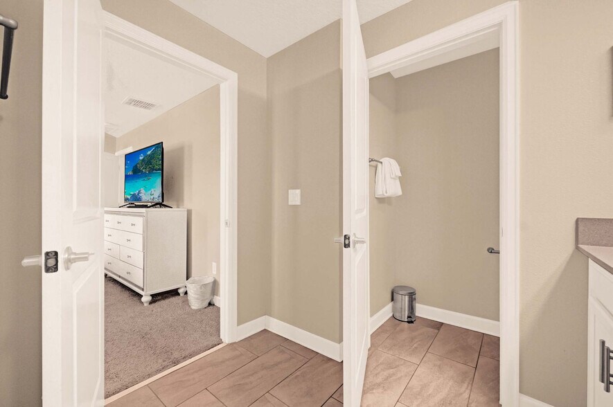 Building Photo - 8935 Stinger Dr