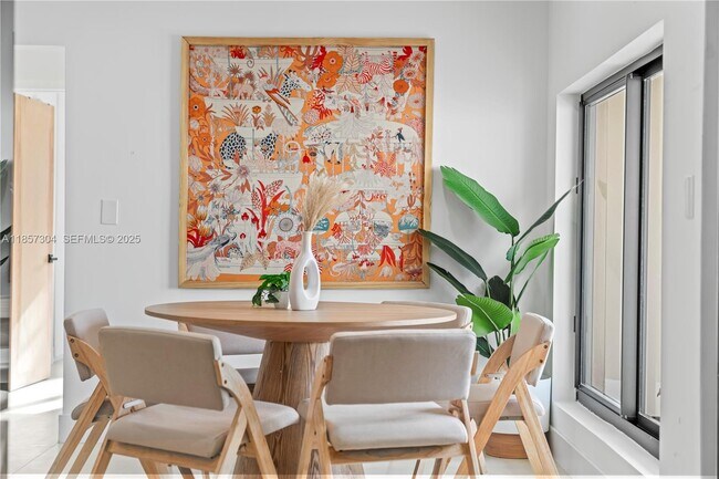 Building Photo - 209 N 31st Ave