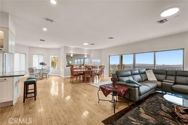 Building Photo - 876 Harrington Rd