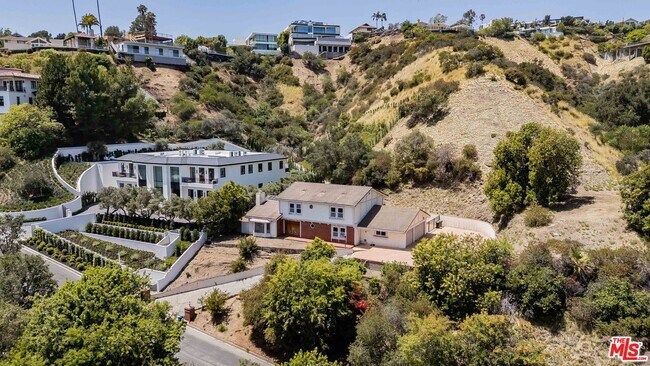 Building Photo - 1181 Somera Rd