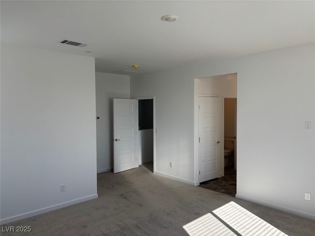 Building Photo - 1492 Marsh Bird St