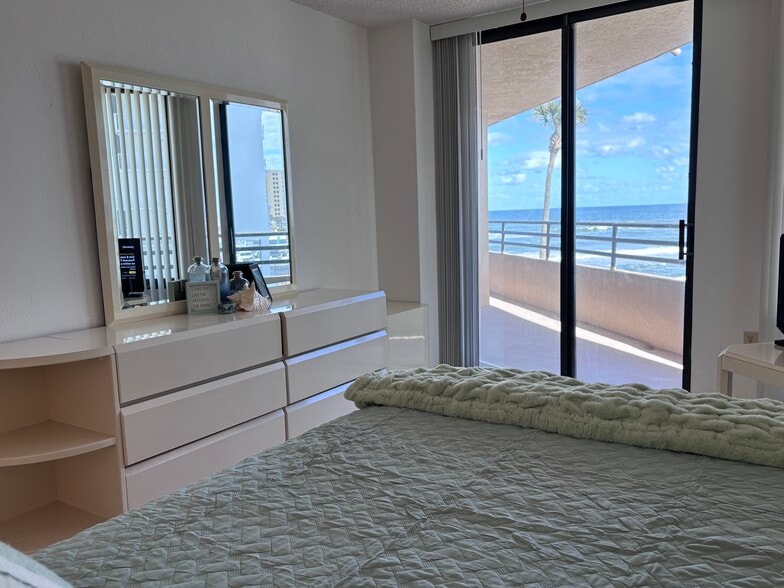 Building Photo - 3023 S Atlantic Ave