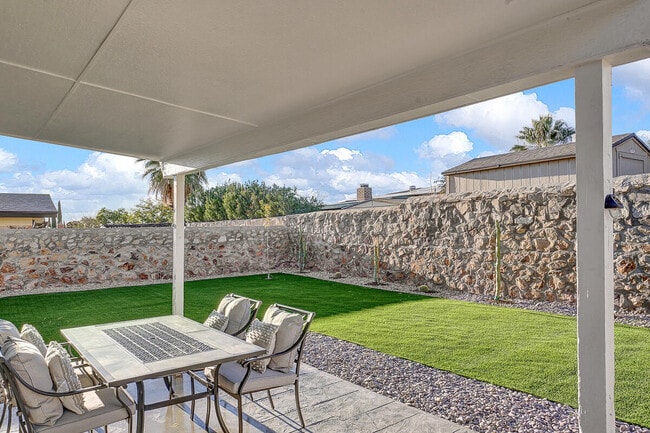 Building Photo - 7313 Cerro Negro Dr