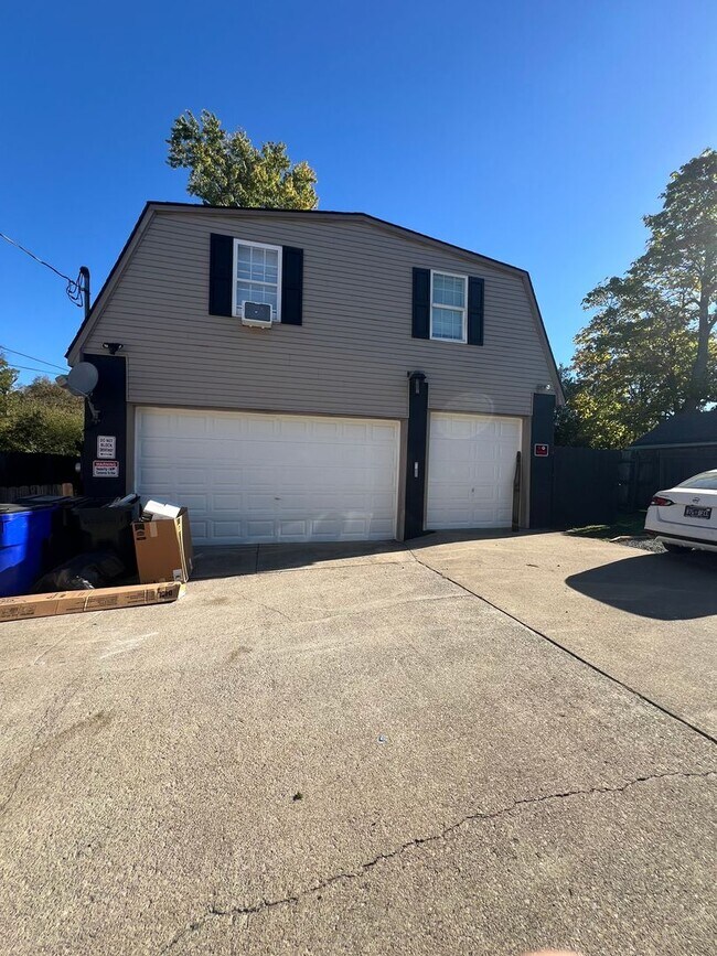 Building Photo - 425 Gibson Ave