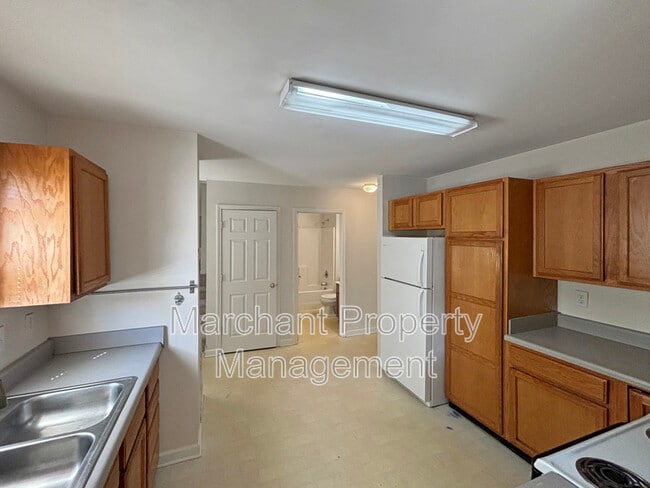 Building Photo - 335 Woodlark St