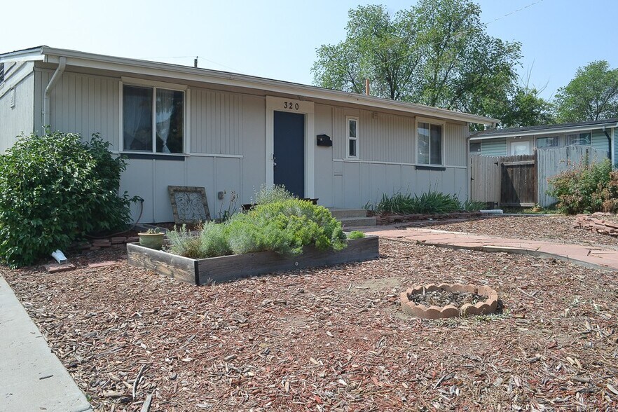 Building Photo - 320 Cuchara St