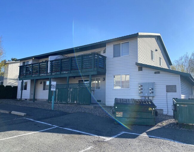 Building Photo - 109 S Pearl St
