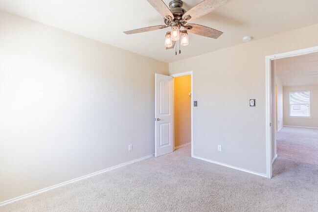 Building Photo - 1744 Emerald Edge