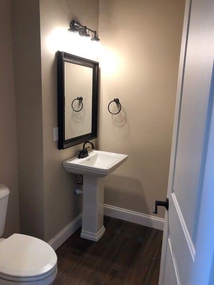 Building Photo - 373 Spencer St