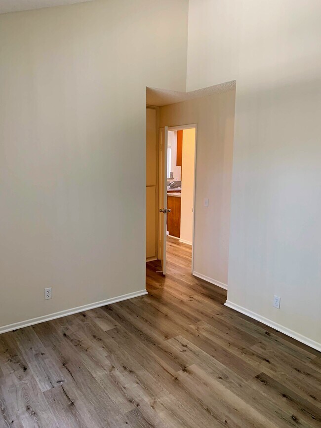 Building Photo - 1101 E South St