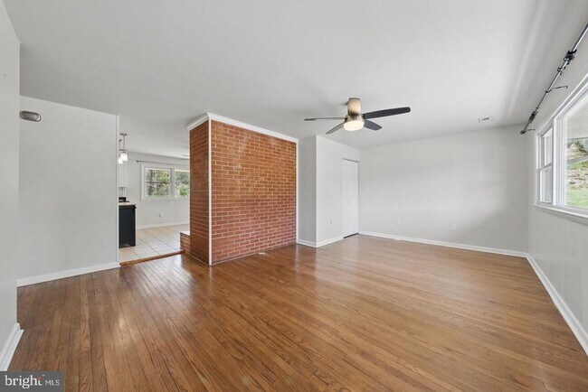 Building Photo - 3993 Orange St