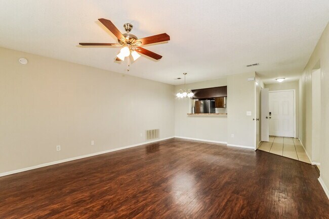 Building Photo - 1061 Portsmouth Ln