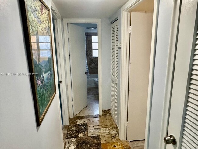 Building Photo - 900 NE 12th Ave