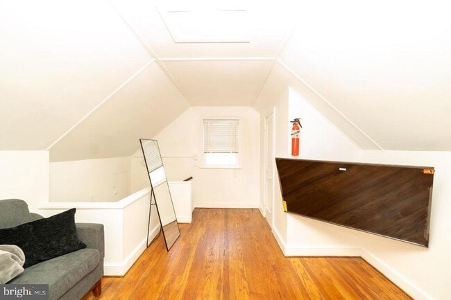 Building Photo - 1037 16th St S