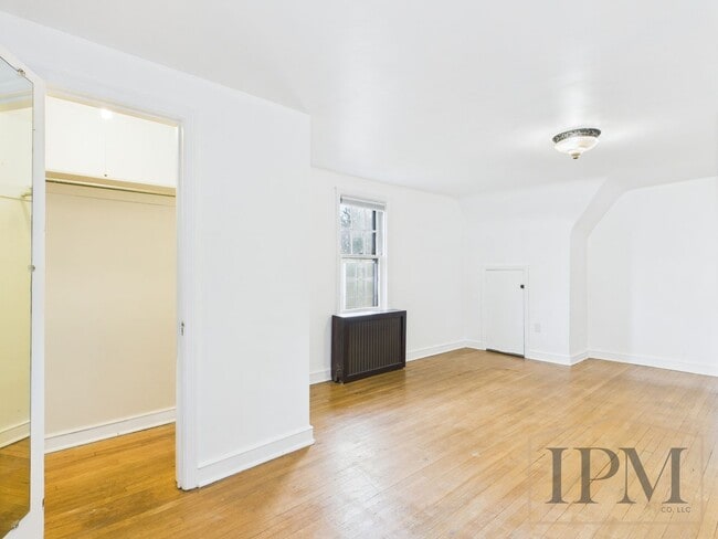 Building Photo - Coming Soon- Charming 3 Bedroom, 1.5 Bath ...