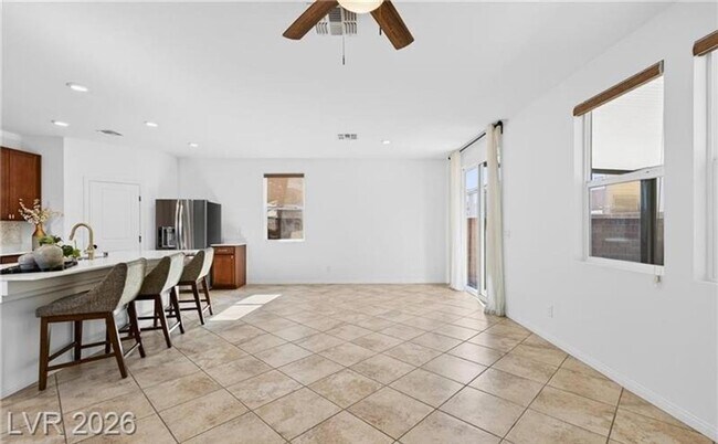 Building Photo - Gorgeous , 5 bedroom /3 Bath  with huge backyard finished with pavers! Great location!