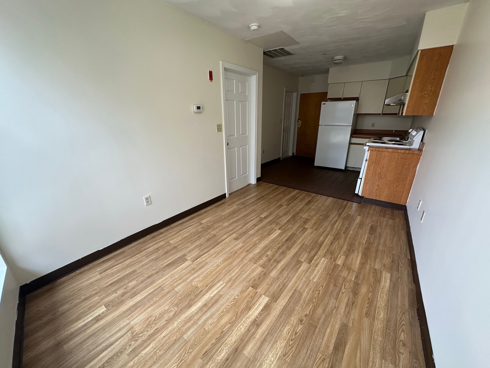 Building Photo - 76 Essex St