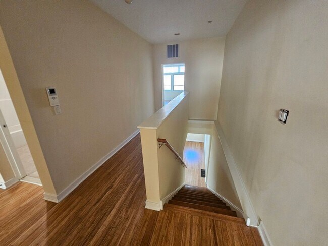 Building Photo - 2030 E Dauphin St