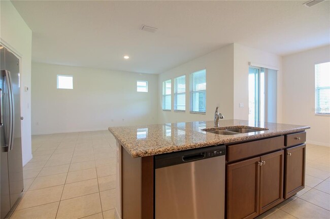 Building Photo - 6524 Great Bear Dr