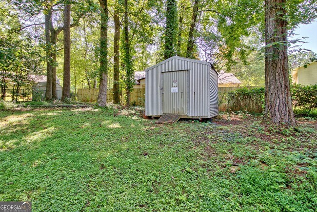 Building Photo - 11 Logwood Ln