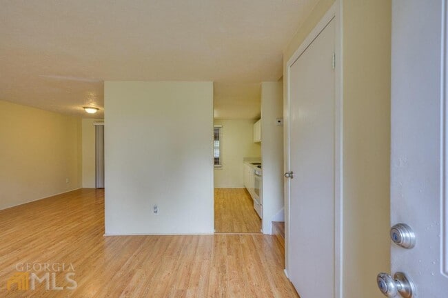 Building Photo - 2907 Oxford Way NW