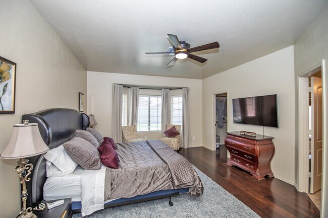 Building Photo - "Fully-Furnished 3-Bedroom, 2-Bathroom Home!"