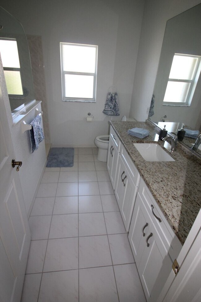 Building Photo - Short Term Rental ** Available 11/1/25 ** 3 Bed/2 Bath Pool Home ** Punta Gorda Isles** $7,500/mo