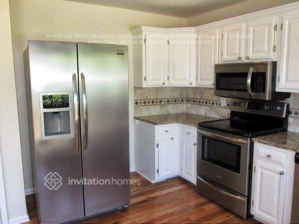 Building Photo - 5446 Pinedale Cir