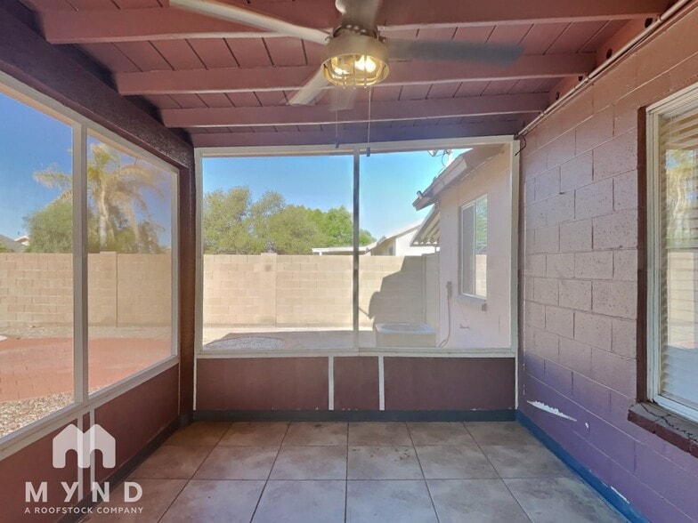 Building Photo - 1757 W Ray Ln