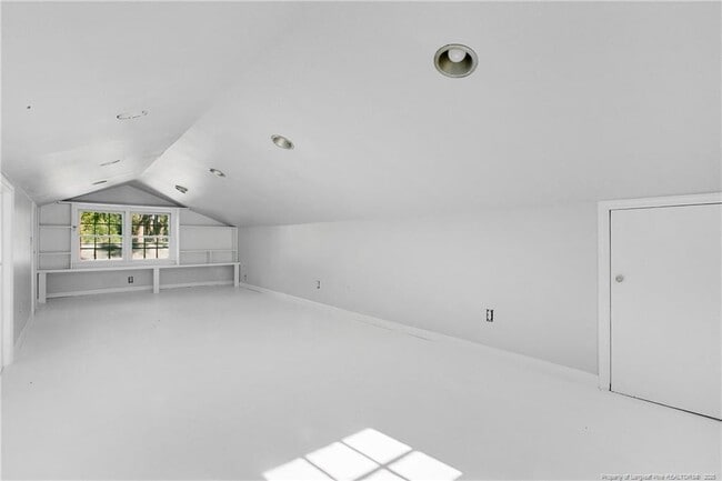 Building Photo - 410 Fairfax Ave