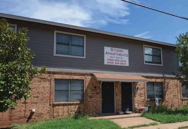 Primary Photo - Studio Apartments