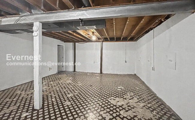 Building Photo - 6121 N Baltimore Ave