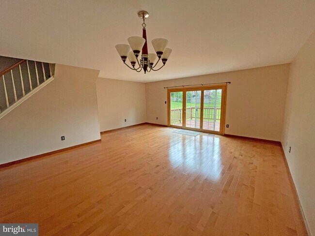 Building Photo - 4006 Forest Valley Rd