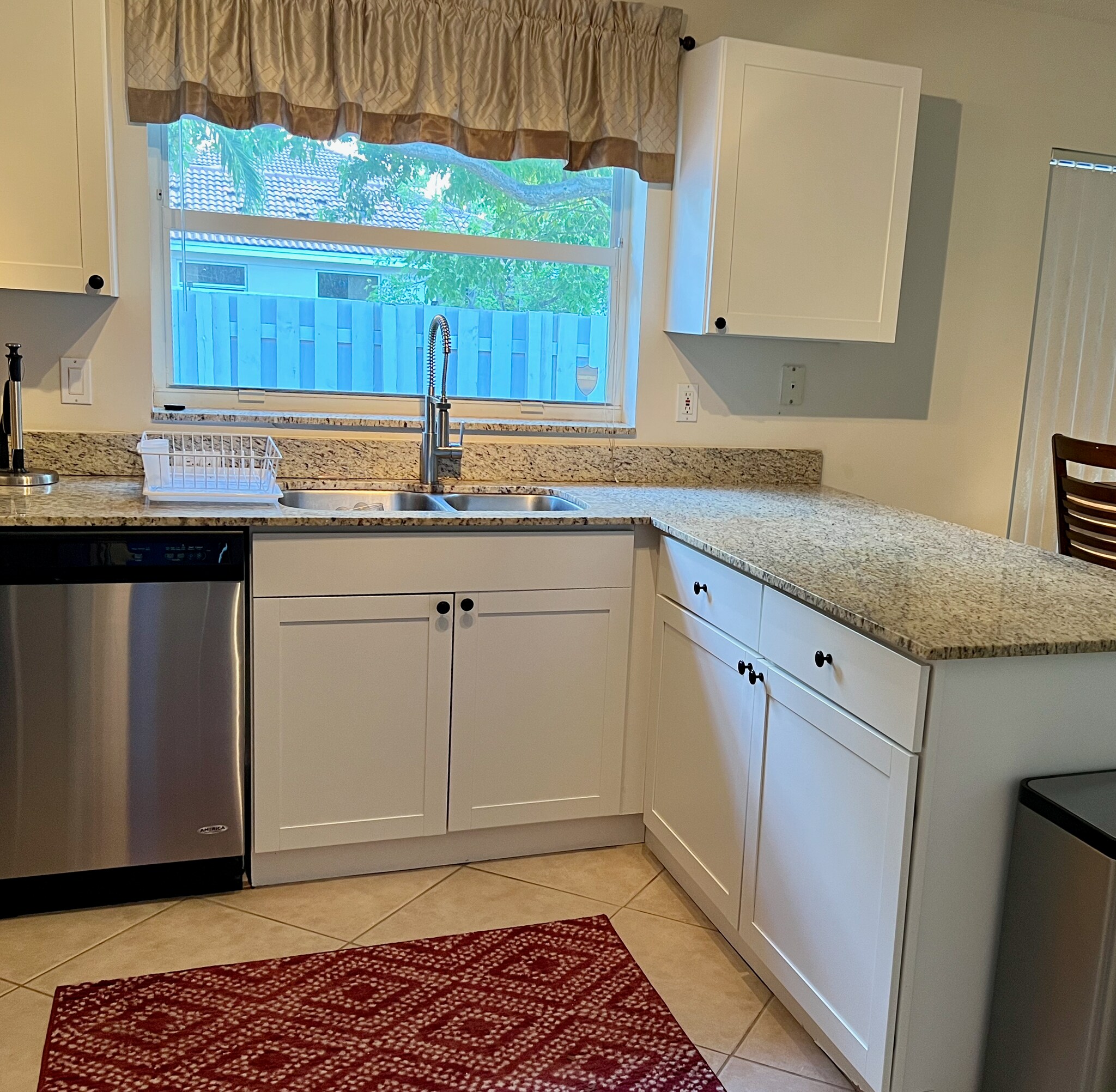 Building Photo - 6053 NW 45th Ave