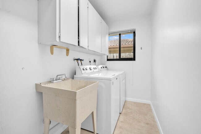 Building Photo - 3020 N 34th St