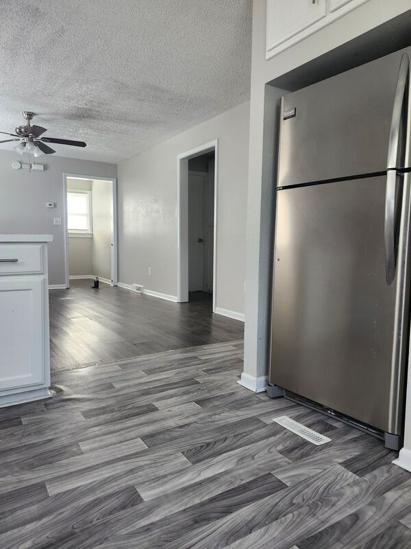 Building Photo - 1720 S Sterling Ave