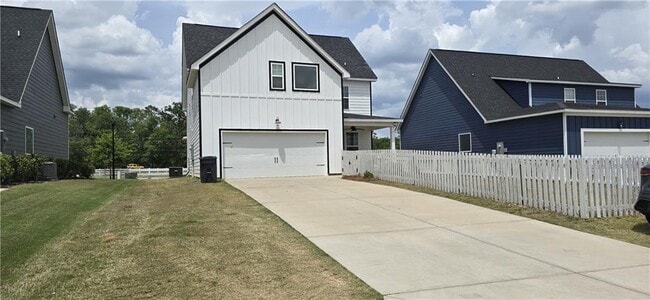 Building Photo - 326 Barrow Ln