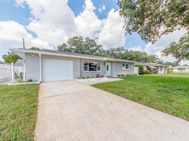 Building Photo - 682 Druid Park Dr W