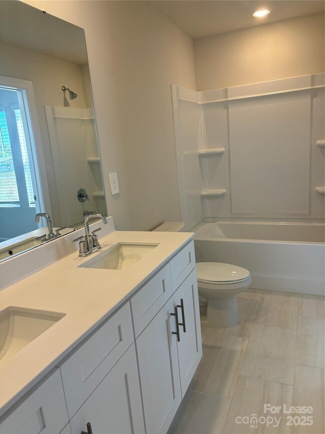 Building Photo - 1739 Braemar Vlg Dr