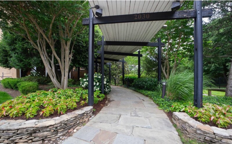 Building Photo - 2030 N Adams St