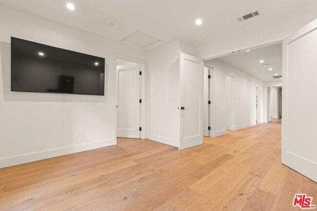 Building Photo - 17620 Camino De Yatasto