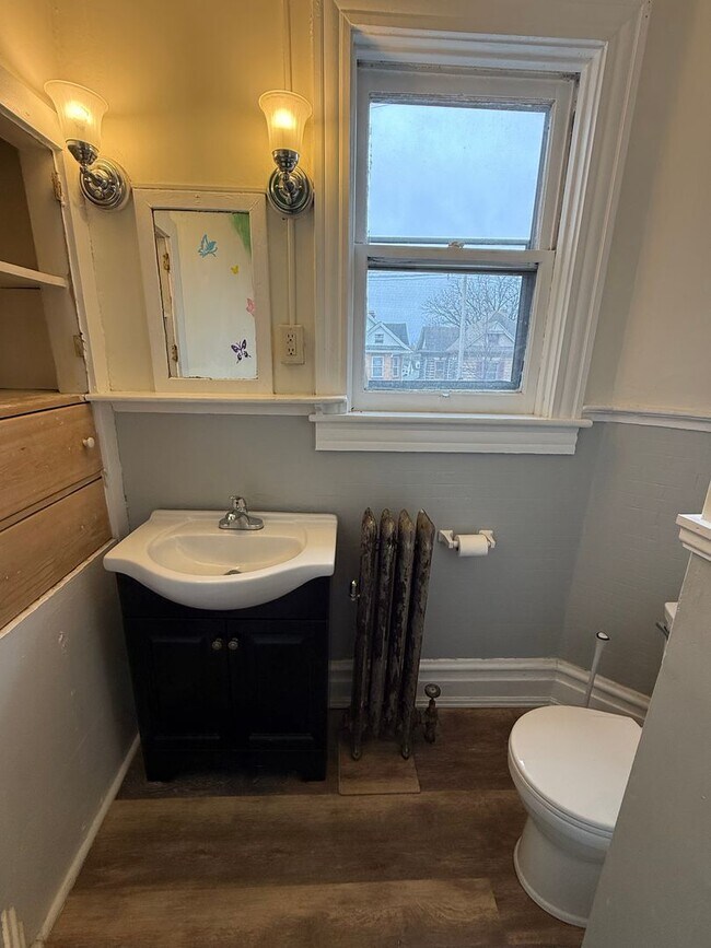 Building Photo - 49 W Commerce St